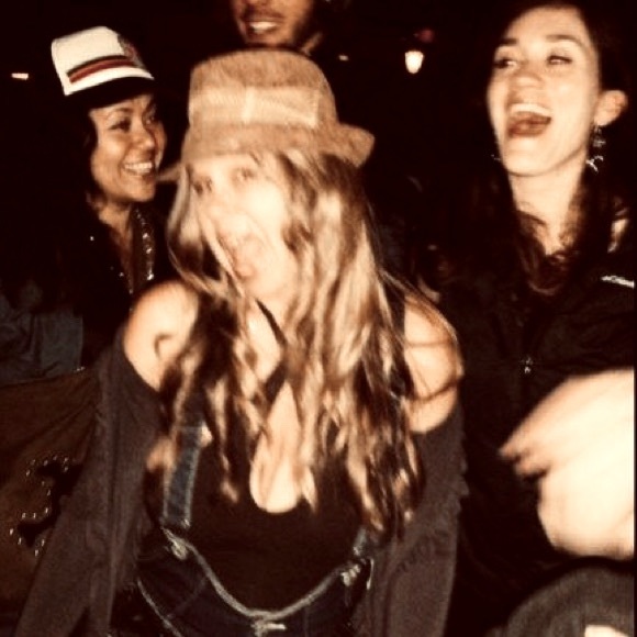 ๐ชถMEET THE POSHER-Thanks for stopping by! Please reach out with any questions! - Picture 16 of 16